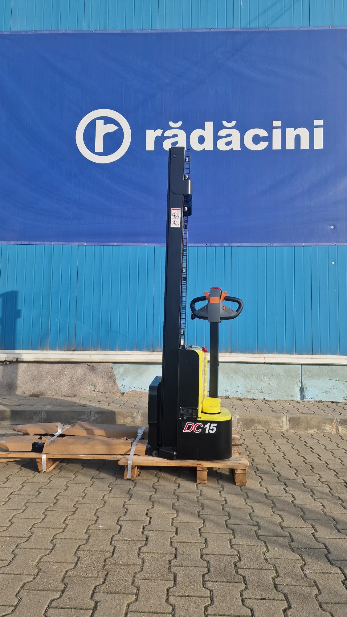 Transpalet electric cu catarg RAX CDD12J-LI, CDD15J-LI